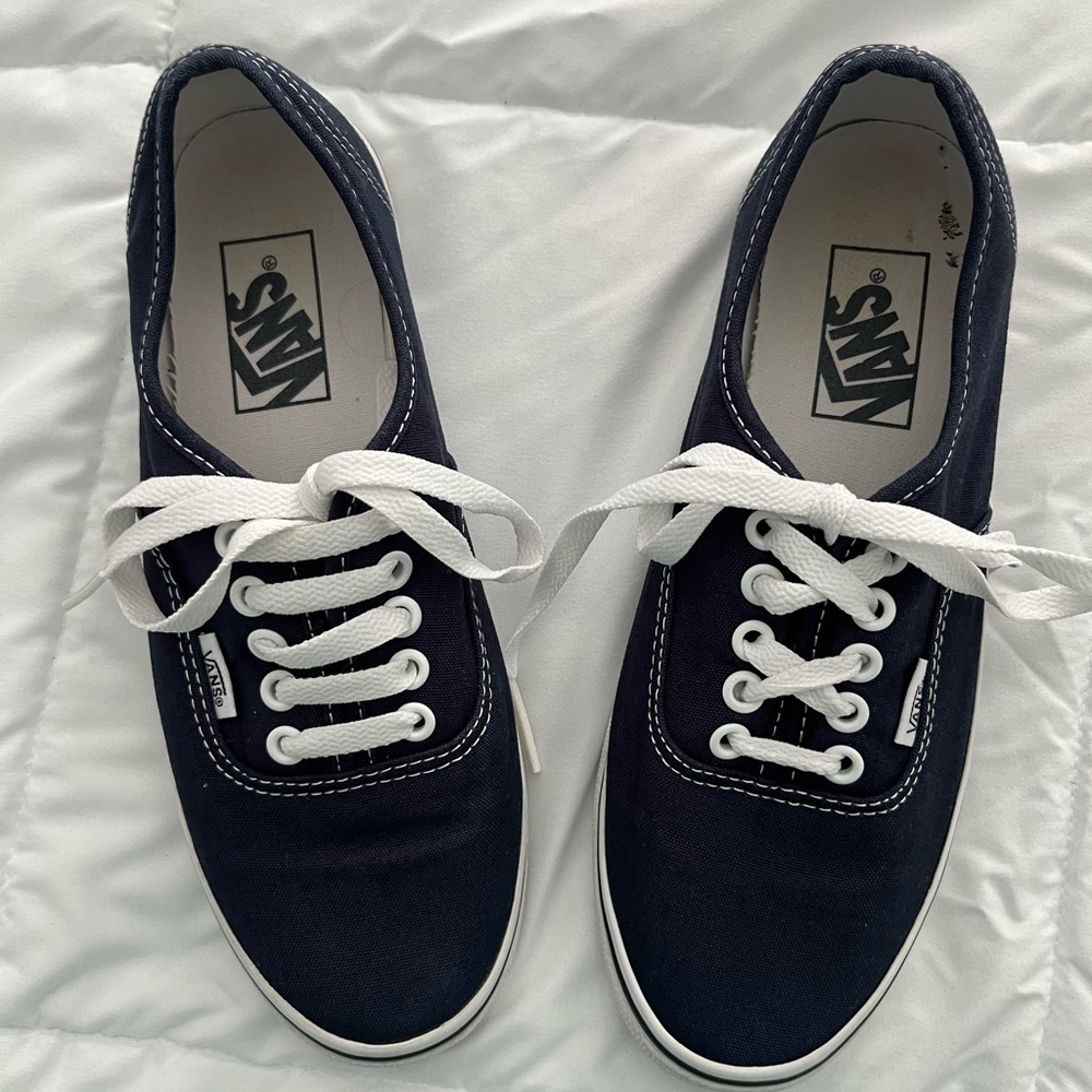Vans Blue and White Lo Pro Lace UPS Size Mens 6/Womens 7.5. EUC.